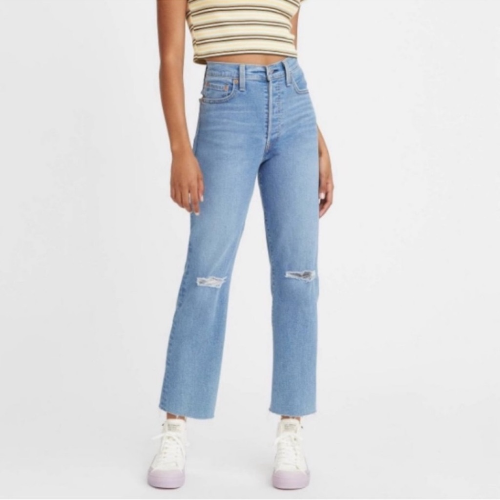 Levi’s Ribcage Straight Ankle Jeans Size 25 Button Fly Frayed Hem Distressed
